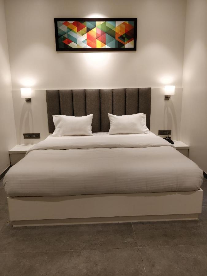 Hotel My Home Residency Nashik Buitenkant foto