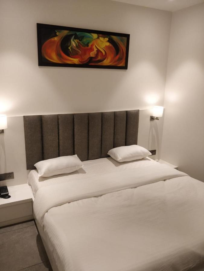 Hotel My Home Residency Nashik Buitenkant foto