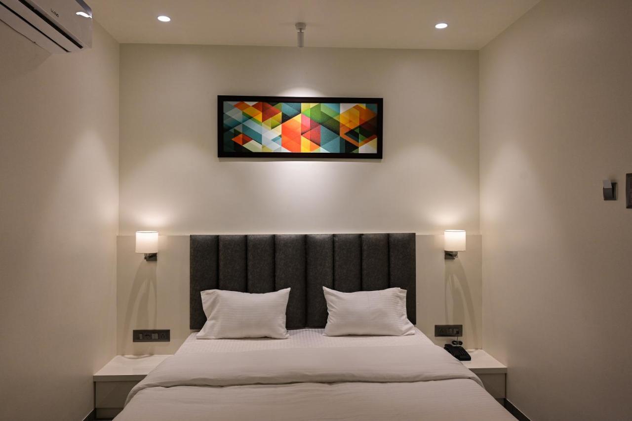 Hotel My Home Residency Nashik Buitenkant foto